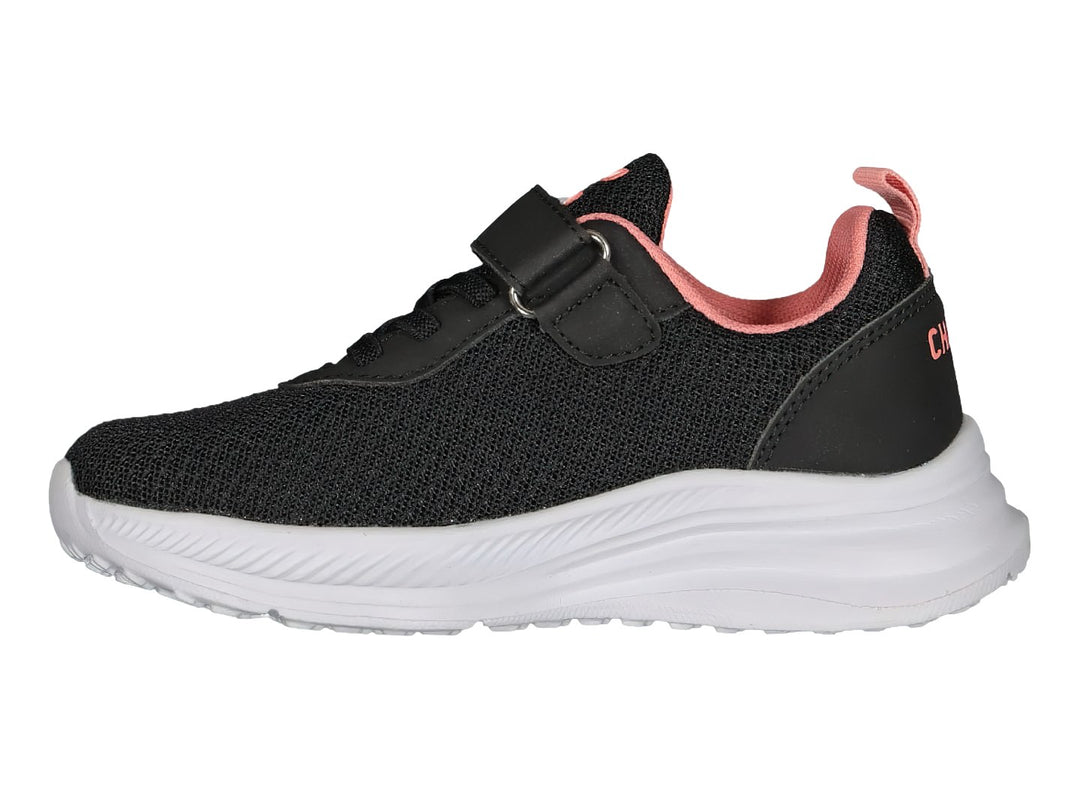 Tenis deportivos Charly color negro con suela blanca y detalles en rosa.