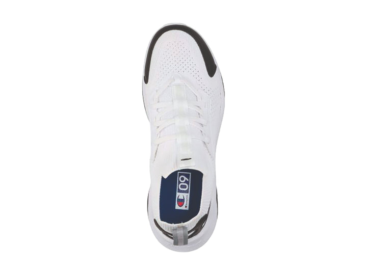 Tenis deportivos Champion color blanco con detalles en negro y suela gruesa.