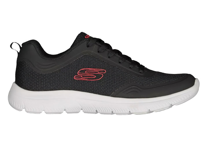 Tenis deportivos Skechers para mujer en color negro con suela blanca y logotipo rojo lateral.