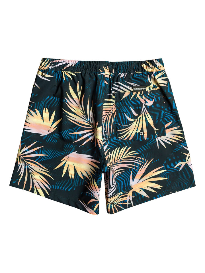 Shorts de baño color negro con estampado de hojas tropicales en tonos amarillo y naranja.