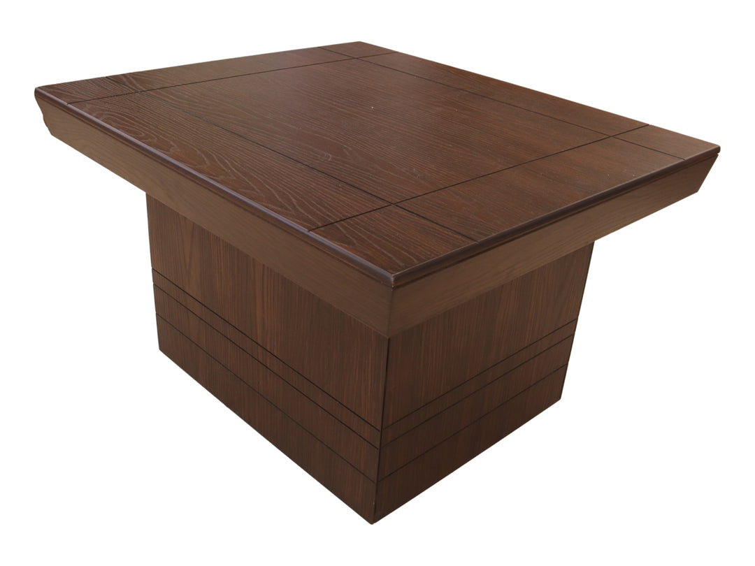 Mesa de centro cuadrada de Muebles Chideli en color tabaco con acabado en madera veteada.
