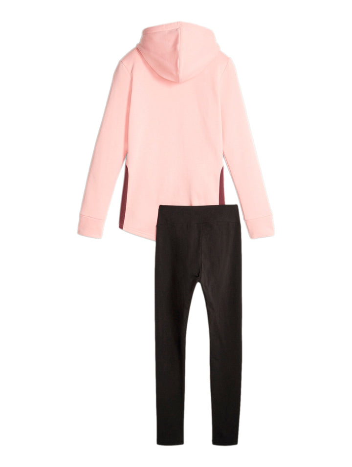 Conjunto deportivo PUMA con sudadera color peach smoothie y leggings negros.