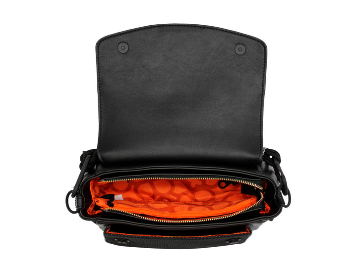 Bolso negro Jaime Ibiza con asa gruesa, correa ajustable y accesorio decorativo naranja.