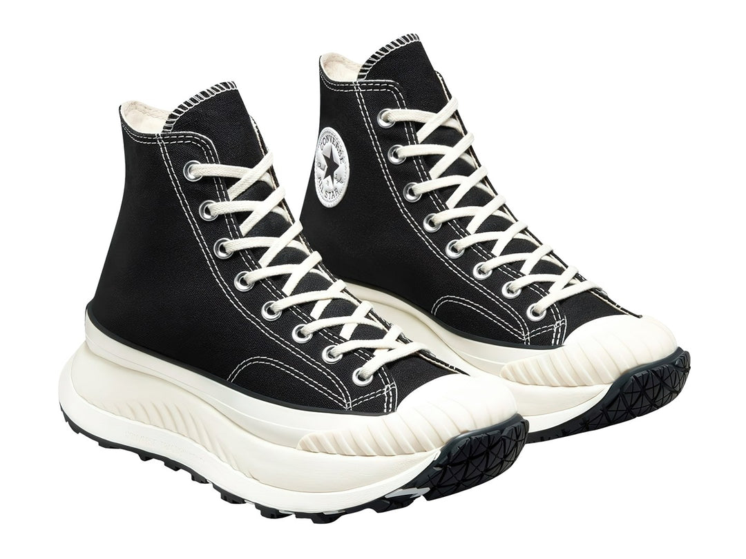 Tenis Converse Chuck 70 AT-CX de bota color negro con suela gruesa color blanco hueso.