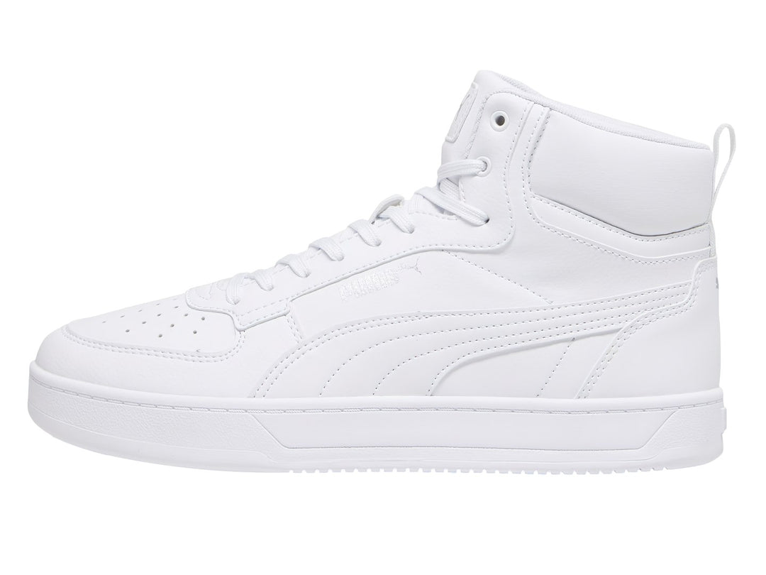 Tenis PUMA Caven 2.0 Mid en color blanco total, diseño de bota media con agujetas y suela blanca.