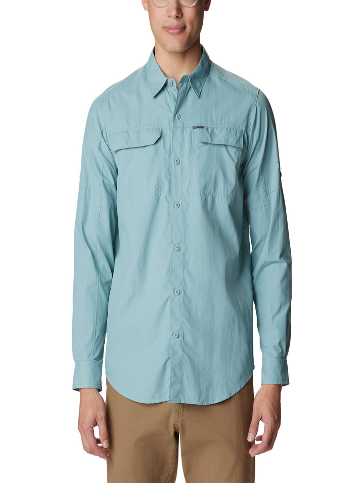 Camisa Columbia Silver Ridge 2.0 de manga larga en color azul piedra con bolsillos frontales.