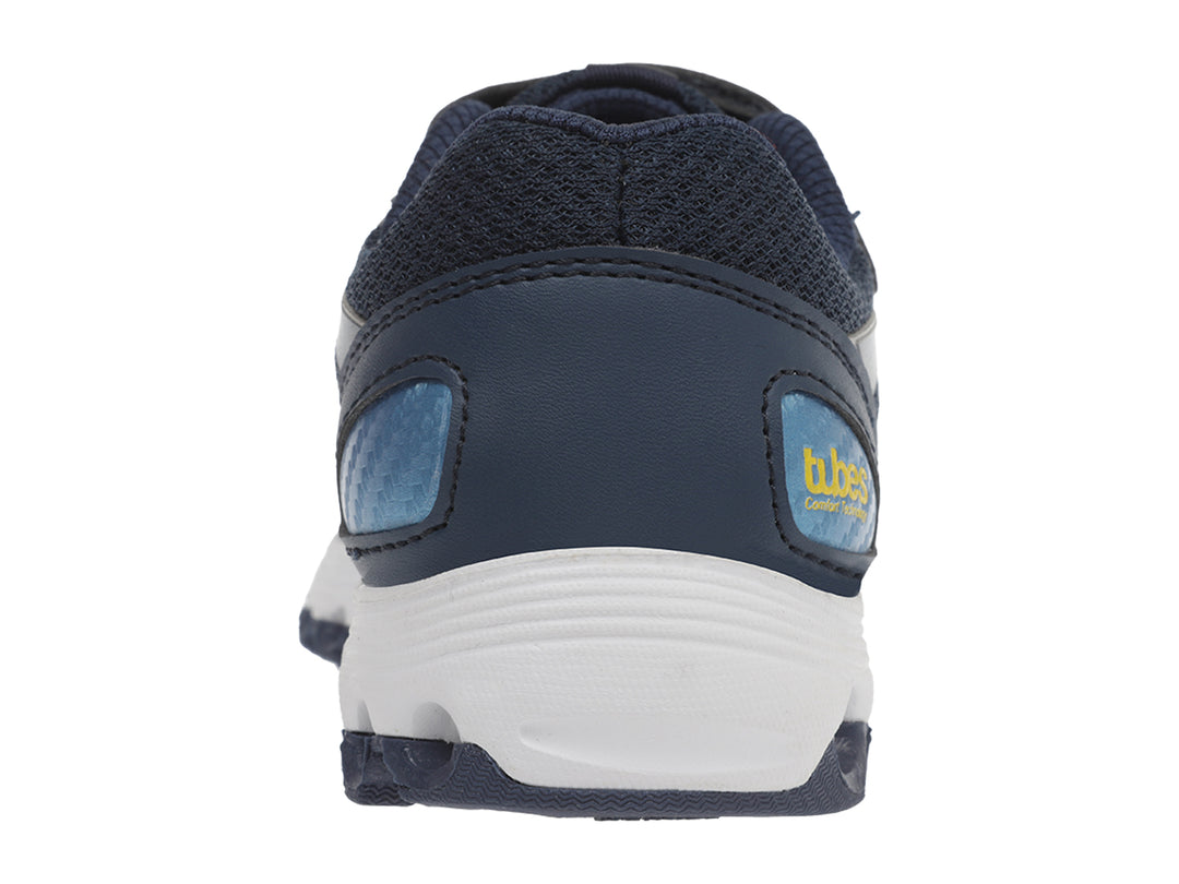 Tenis deportivos K-Swiss para niños en color azul marino con detalles amarillos y suela blanca.