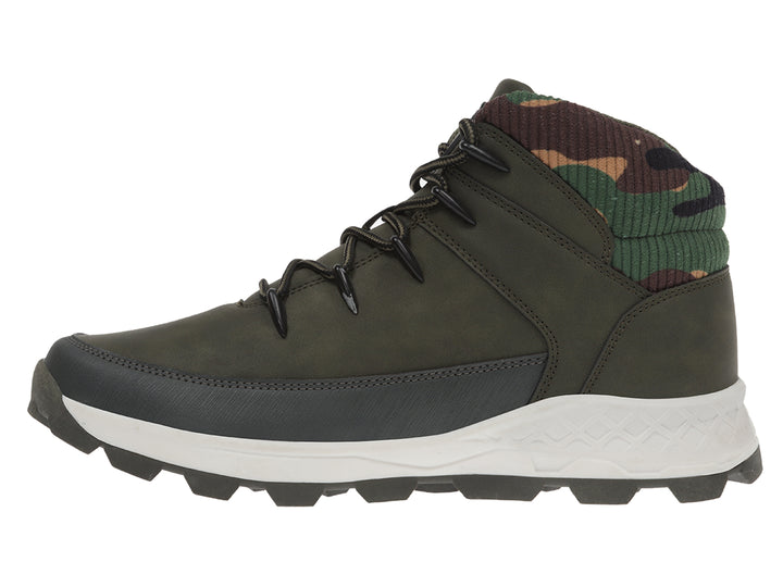 Botín deportivo K-Swiss color olivo con cuello camuflaje y suela blanca.