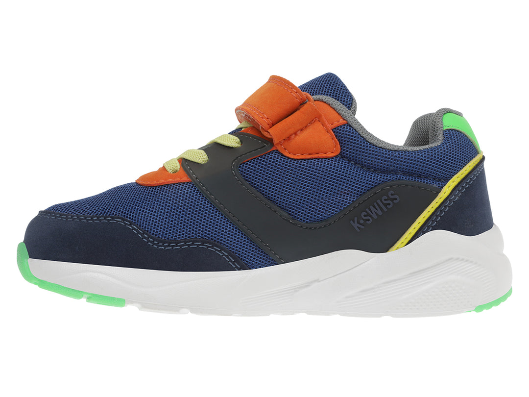 Tenis deportivos K-Swiss para niño en color azul marino con detalles en naranja y verde, suela blanca.