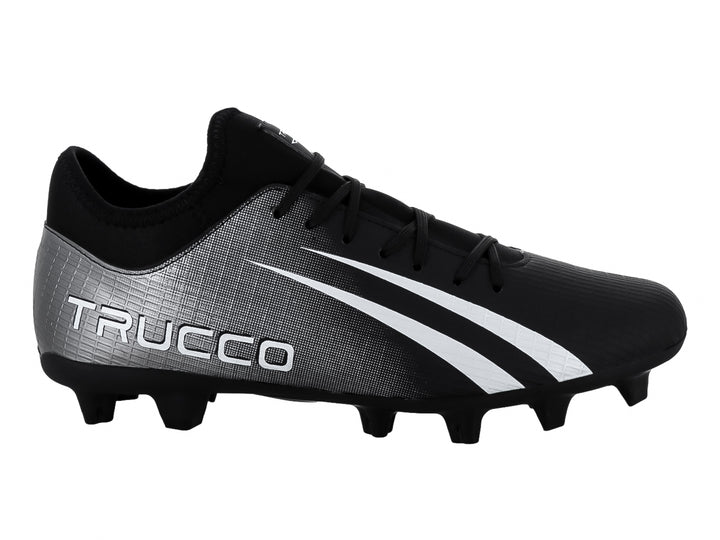 Botín de fútbol Leon Trucco color negro con sección trasera plateada y franjas blancas laterales.