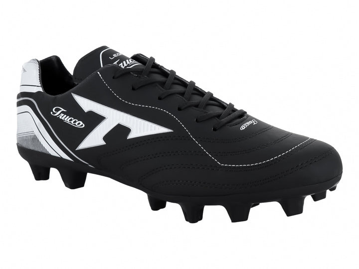 Zapato de fútbol Leon Trucco color negro con detalles en blanco y tacos para pasto natural.