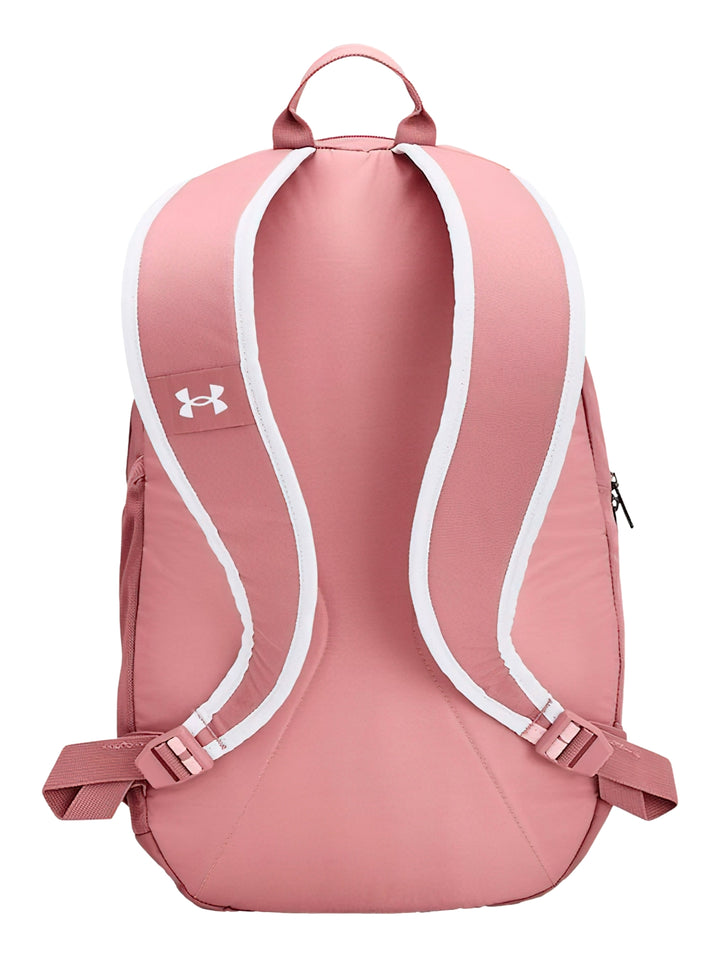 Mochila Under Armour UA Hustle Lite color rosa con logotipo y letras en blanco.