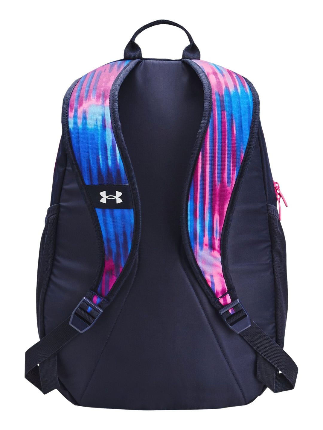 Mochila Under Armour Hustle Sport con diseño multicolor en rosa y azul, detalles en rosa y logo blanco frontal.