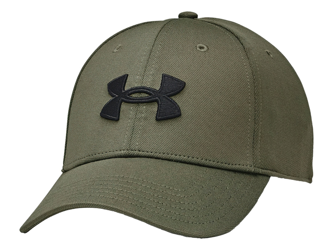 Gorra deportiva Under Armour en color verde oliva con logotipo negro frontal y visera curva.