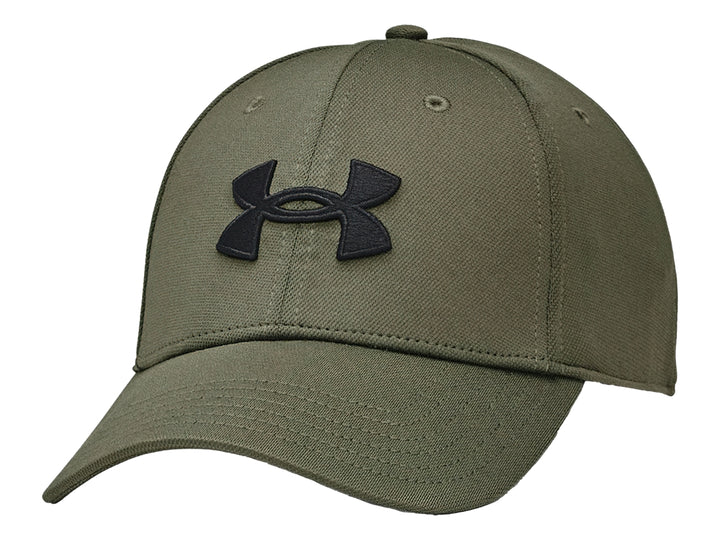 Gorra deportiva Under Armour en color verde oliva con logotipo negro frontal y visera curva.