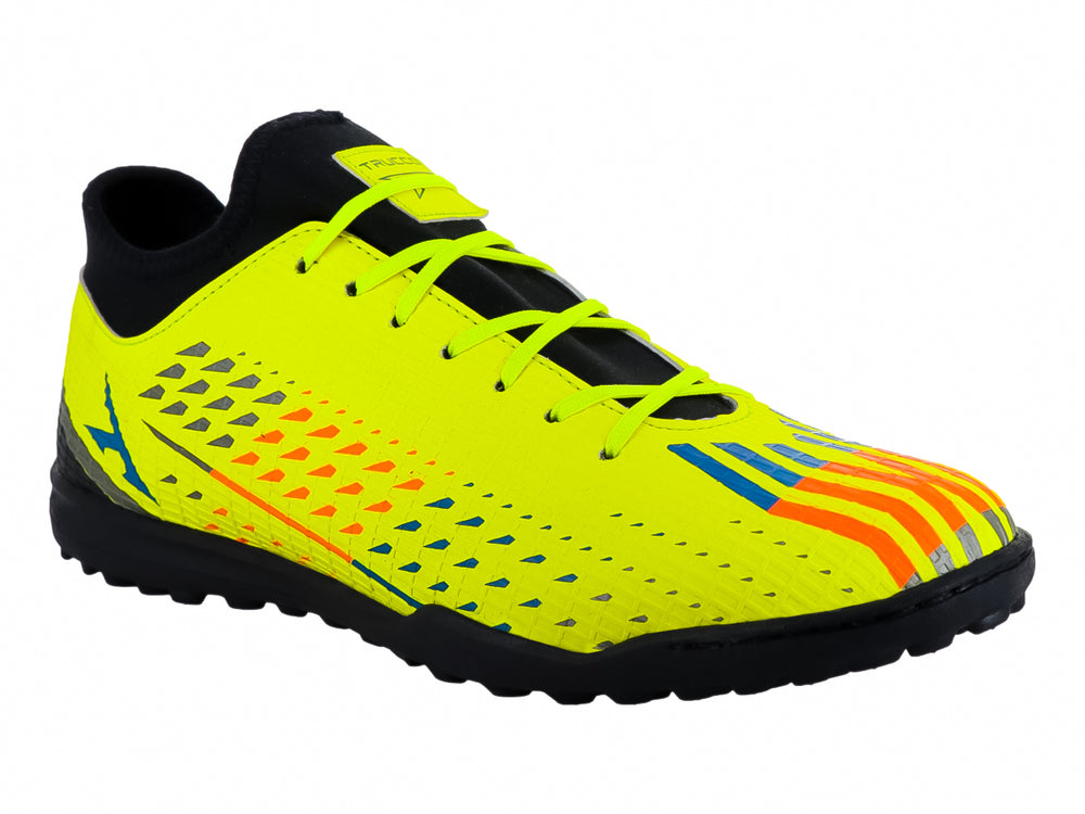 Zapato de fútbol Leon Trucco color amarillo neón con detalles en negro, naranja y azul.
