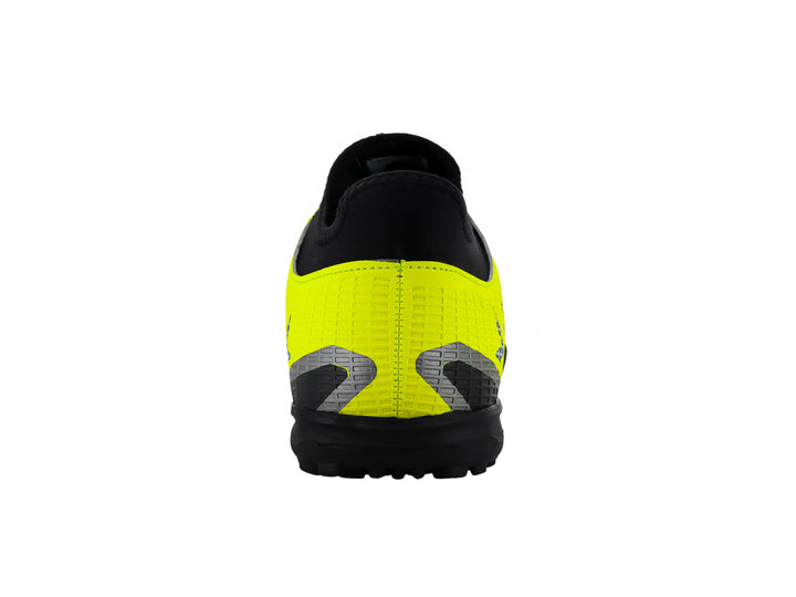 Zapato de fútbol Leon Trucco color amarillo neón con detalles en negro, naranja y azul.