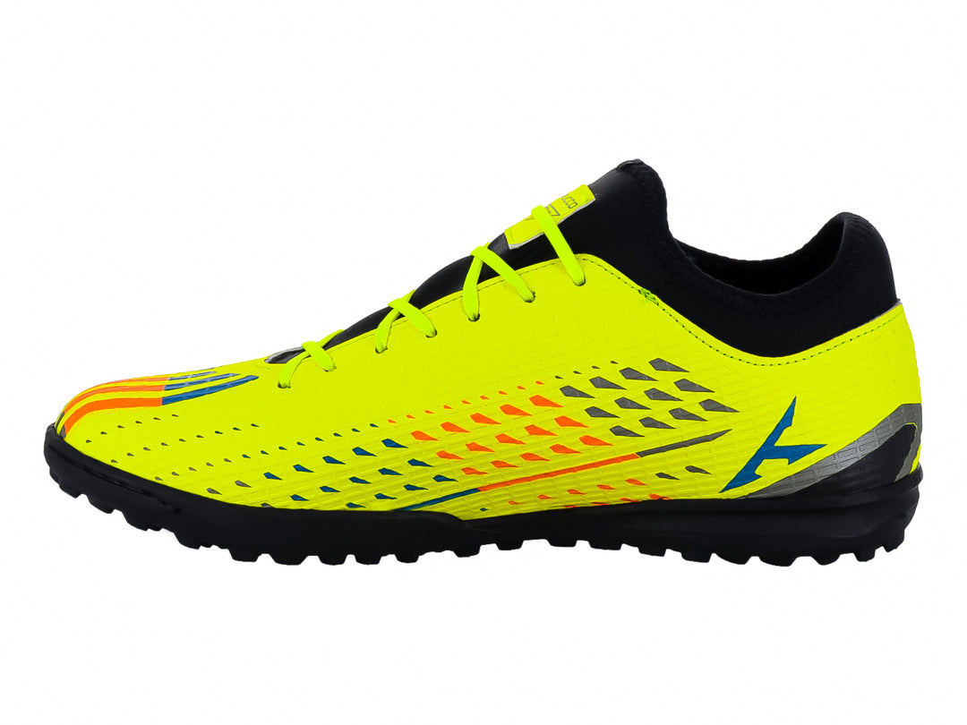 Zapato de fútbol Leon Trucco color amarillo neón con detalles en negro, naranja y azul.