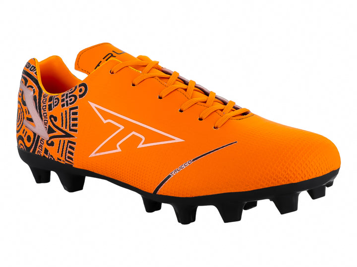 Zapato de fútbol Leon Trucco color naranja con suela negra y detalles gráficos en blanco y negro.