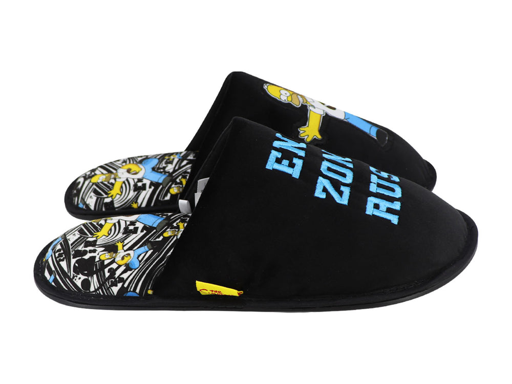 Par de pantuflas negras de tela con estampado de Homero Simpson y texto en azul.