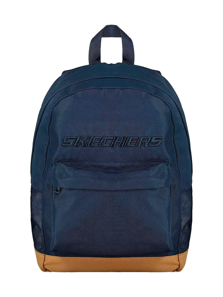 Mochila Skechers color azul marino con base marrón y logo frontal en relieve.
