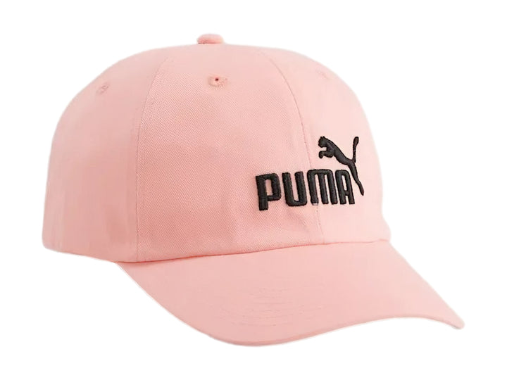 Gorra PUMA color peach smoothie con logotipo negro bordado en el frente.