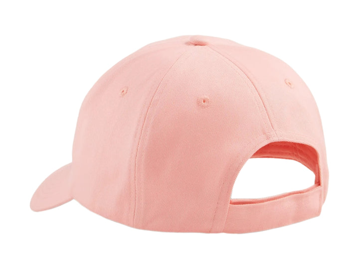 Gorra PUMA color peach smoothie con logotipo negro bordado en el frente.