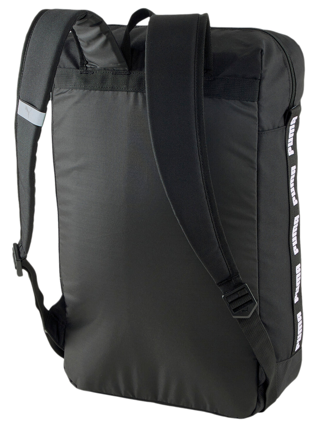 Mochila PUMA Evoess Box de color negro con logotipo frontal y cinta lateral blanca con texto