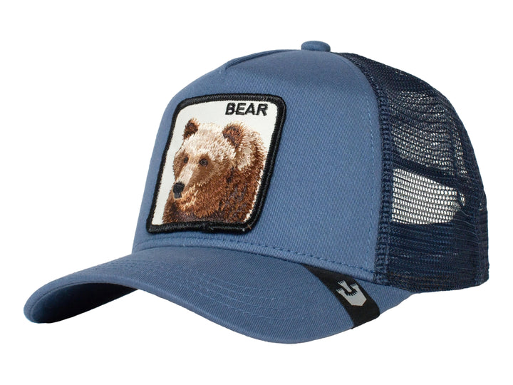 Gorra Goorin Bros azul estilo trucker con parche frontal bordado de un oso y texto BEAR.