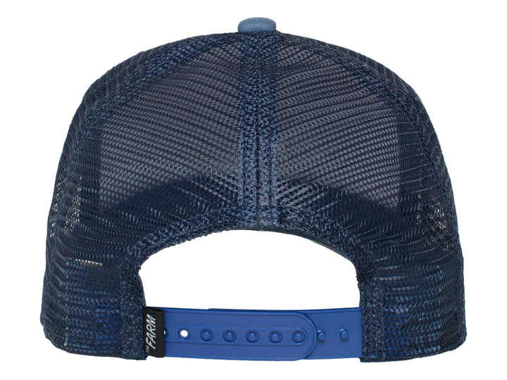 Gorra Goorin Bros azul estilo trucker con parche frontal bordado de un oso y texto BEAR.