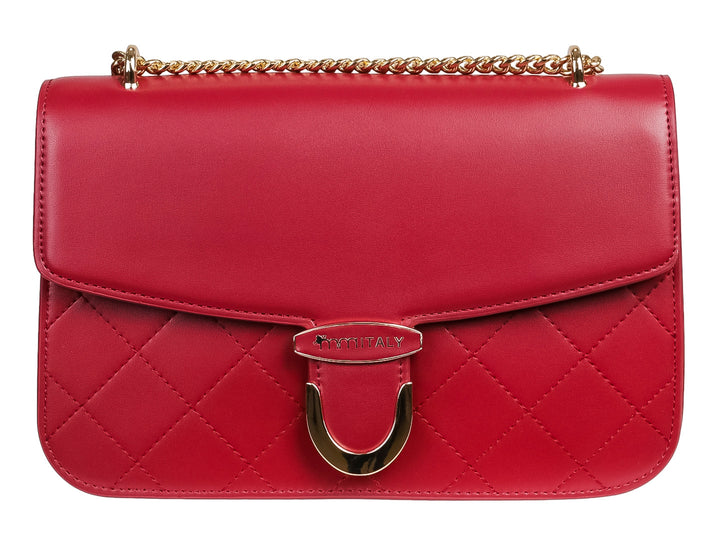 Bolso de hombro color rojo vino con textura acolchada, cierre dorado y correa de cadena.