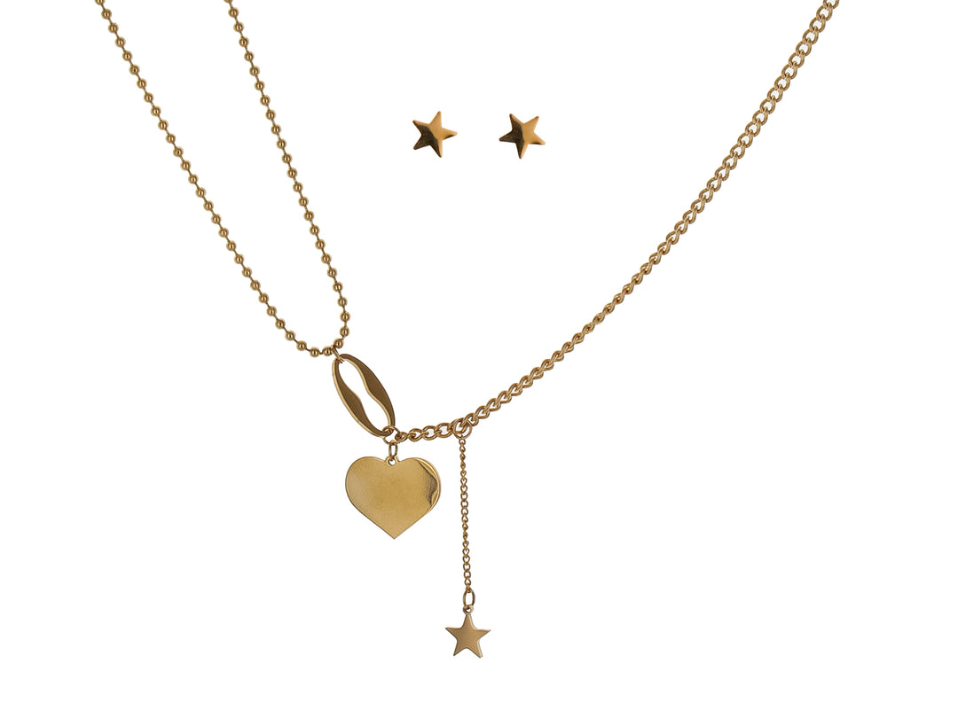 Set de joyería dorado compuesto por un collar con dije de corazón y estrella, y un par de aretes de estrella.
