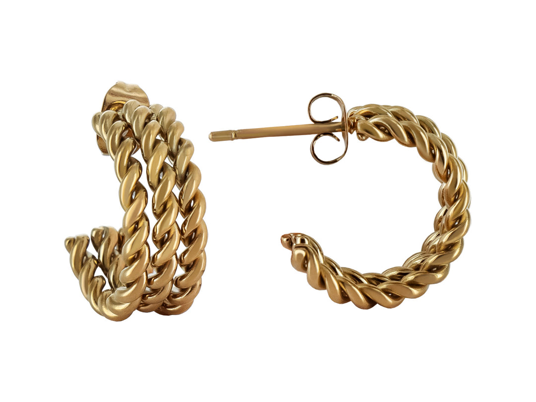 Par de aretes tipo argolla en color dorado con diseño trenzado y cierre de poste.