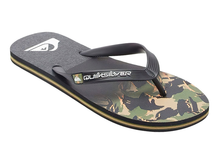 Sandalias Quiksilver negras con estampado de camuflaje verde en la plantilla y una franja dorada lateral.