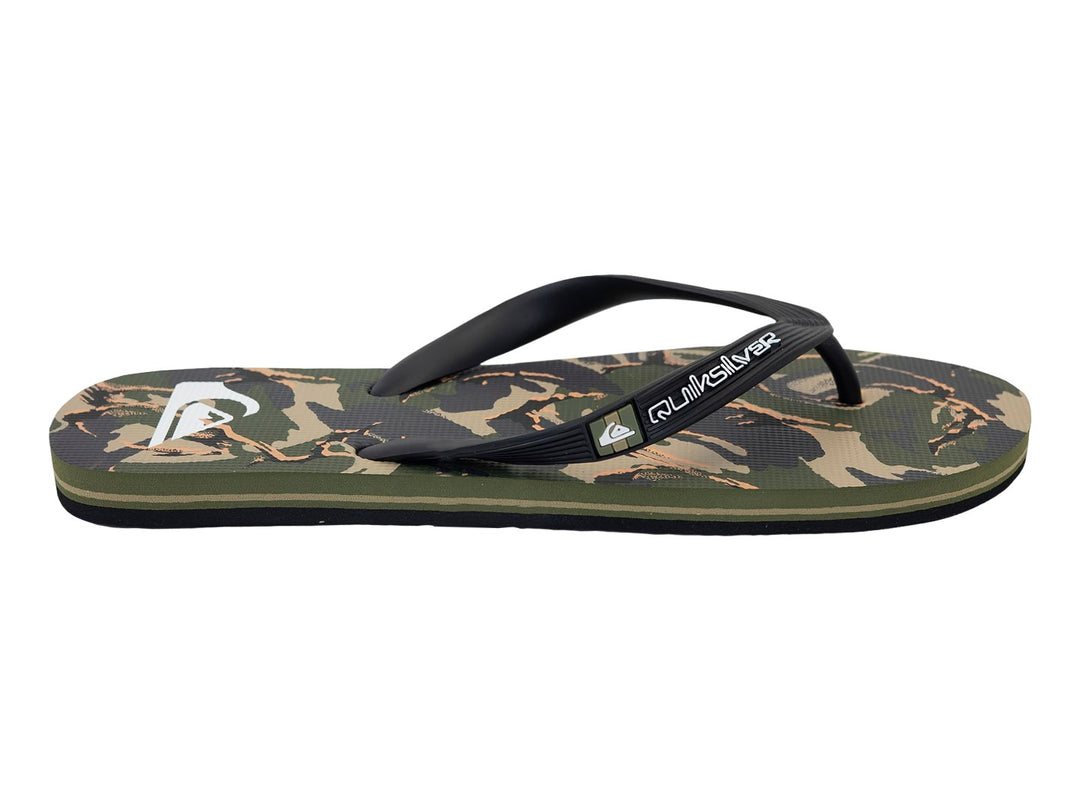Sandalias Quiksilver con estampado de camuflaje en tonos verdes y negros y tiras negras.