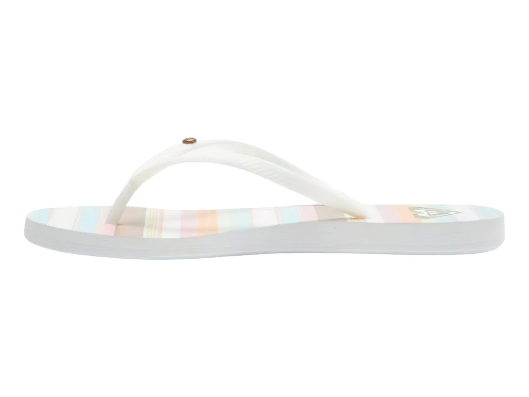 Sandalias de dedo Roxy color blanco con suela a rayas en tonos pastel.