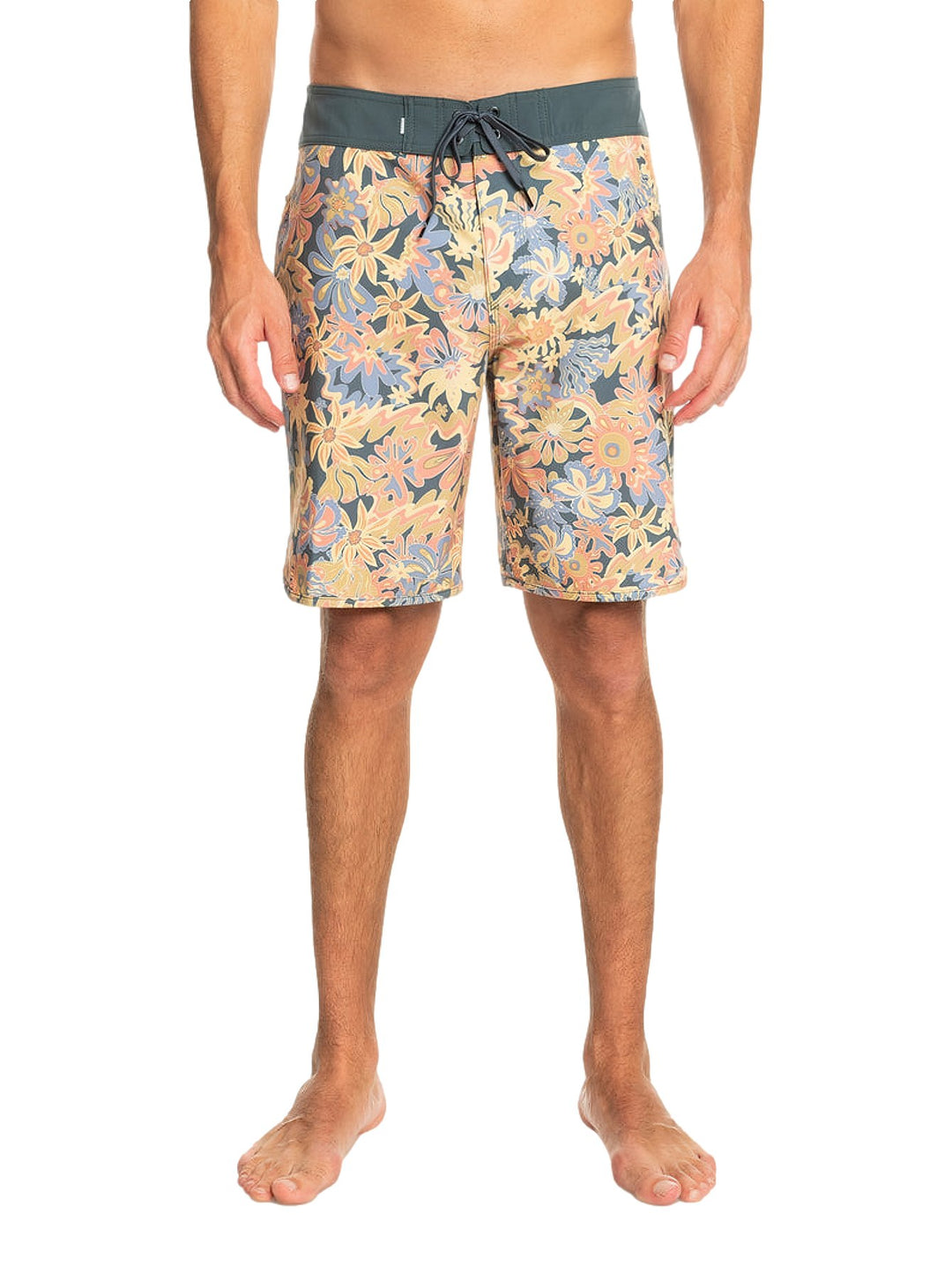Traje de baño corto Quiksilver con estampado floral multicolor y cintura en color gris oscuro.