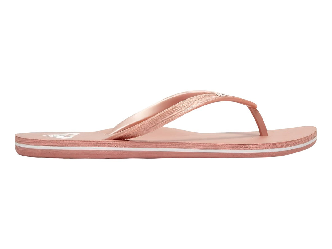 Sandalias de dedo color oro rosa con un detalle de línea blanca en la suela.