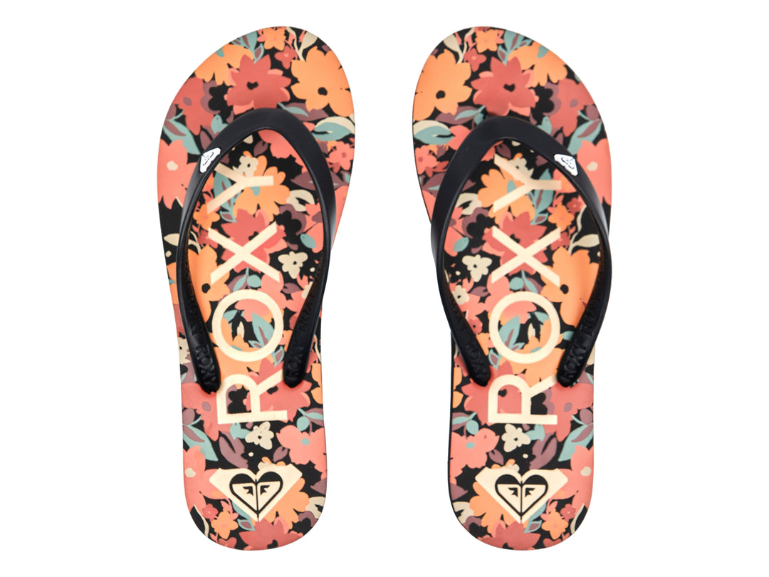 Sandalias de dedo negras con estampado floral en colores naranja y azul.