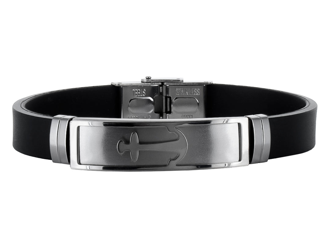 Pulsera de banda negra con placa central de metal plateado y cierre ajustable.