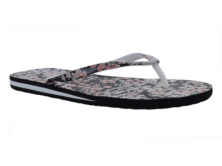 Sandalias Roxy negras con estampado floral rosa y blanco y suela blanca.