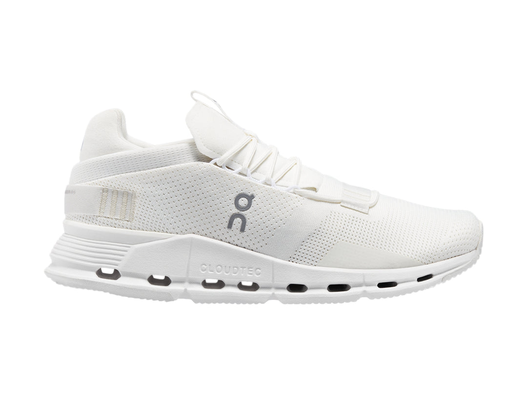 Tenis deportivos On Cloudnova color blanco con suela CloudTec y malla transpirable.