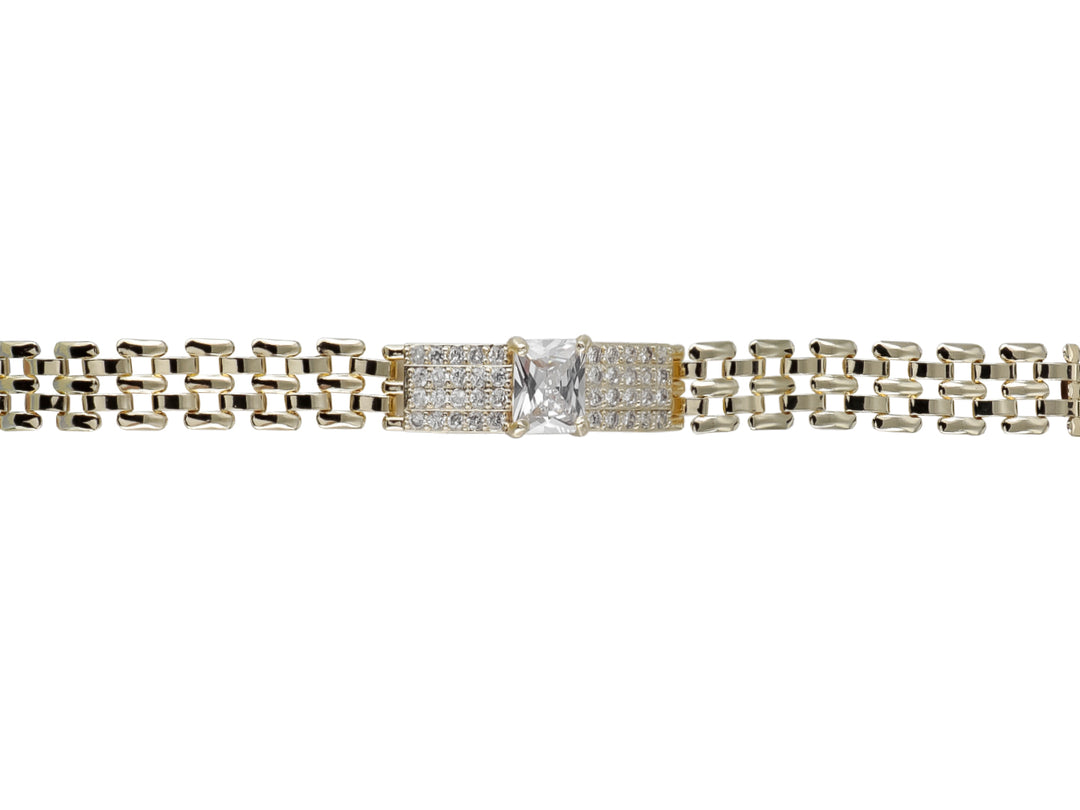 Pulsera dorada de eslabones con un centro rectangular adornado con circonias blancas brillantes.