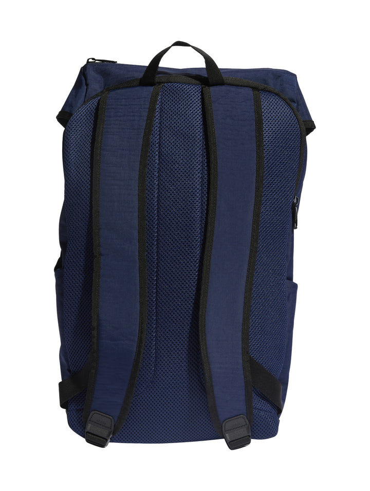 Mochila Adidas en color azul oscuro con base negra y detalles en blanco, estilo deportivo.