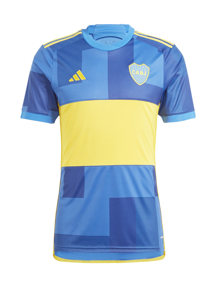 Jersey de fútbol Adidas en colores azul y amarillo con el escudo del club Boca Juniors.