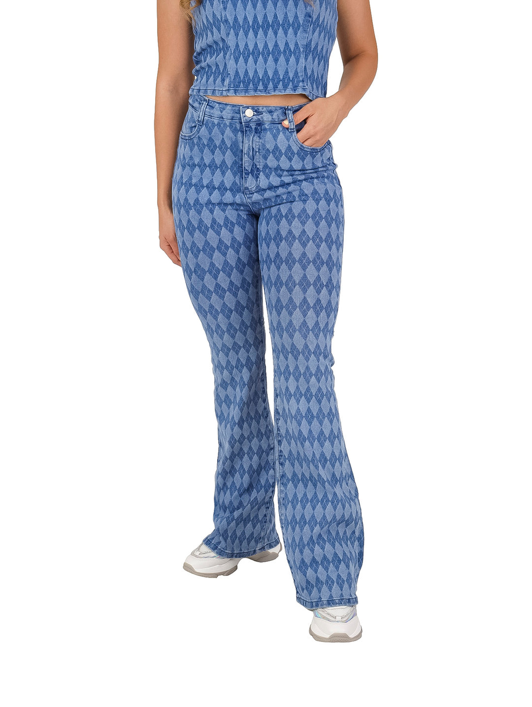 Pantalones jeans azules para mujer con estampado de diamantes y corte campana.
