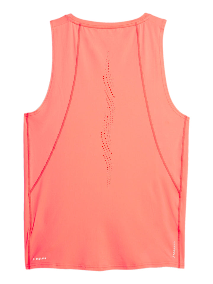 Camiseta deportiva PUMA RUN CLOUDSPUN TANK color Fire Orchid, sin mangas y con logo blanco.