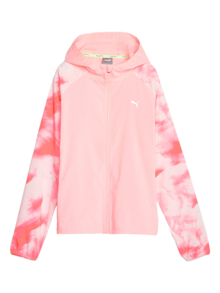 Chaqueta deportiva PUMA color rosa Koral Ice con capucha, cierre frontal y diseño tie-dye en las mangas.