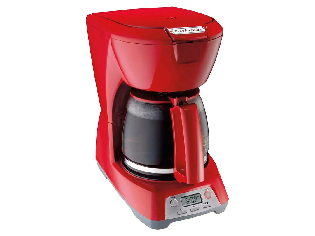 Cafetera Proctor Silex color rojo con jarra de vidrio y panel de control digital en la base.