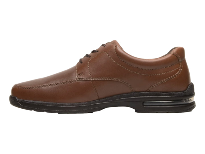 Zapato casual Flexi de color marrón con cordones y suela negra.